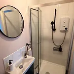 بيت للعطل Cosy Hideaway Within Walking Distance To Center كورك